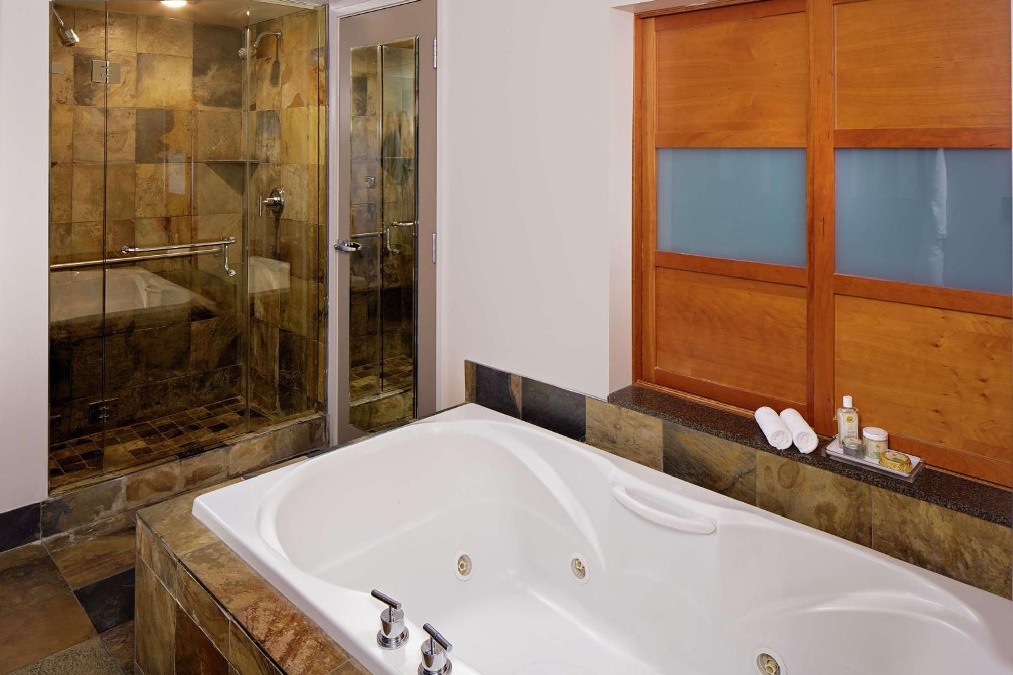 Chrysalis Inn & Spa Bellingham, Curio Collection By Hilton Экстерьер фото