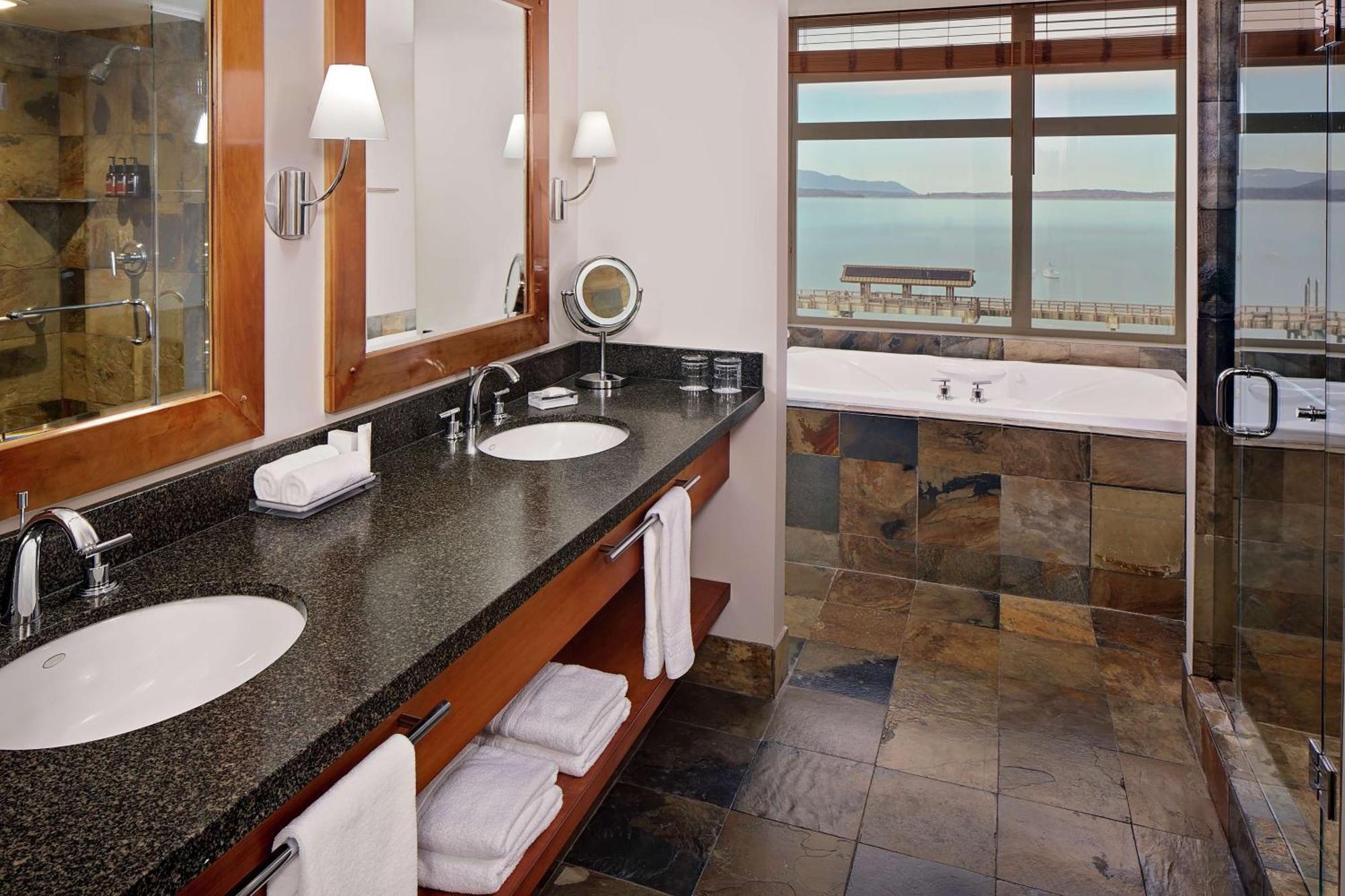 Chrysalis Inn & Spa Bellingham, Curio Collection By Hilton Экстерьер фото